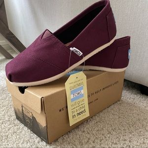 TOMS Maroon